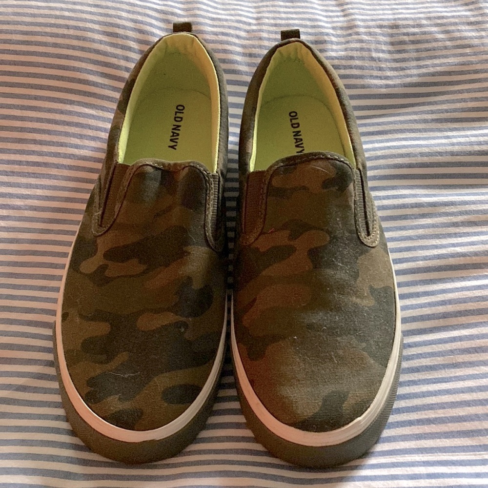 Old Navy Camo “Big kid” slip ons